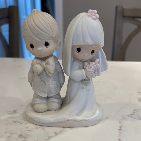 Charming Precious Moments Wedding Couple Figurine - Picture 2 of 5